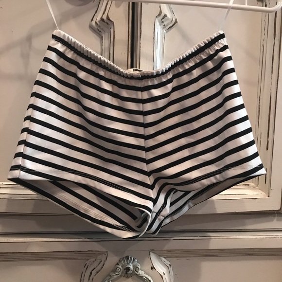 LF going out shorts - Picture 1 of 2